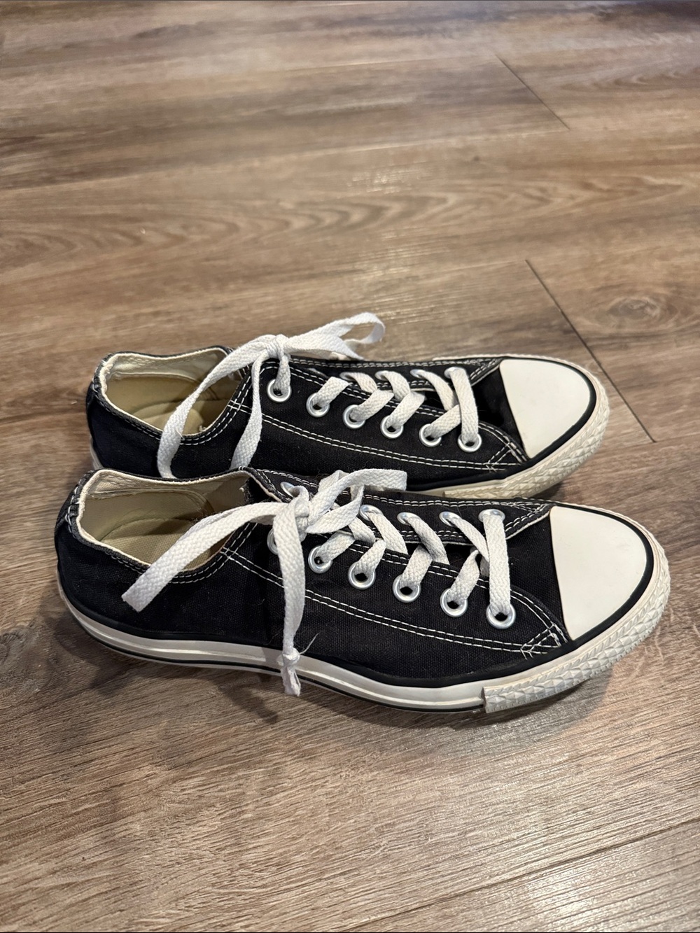 Converse Black and White Low Top Canvas Sneakers Size 7